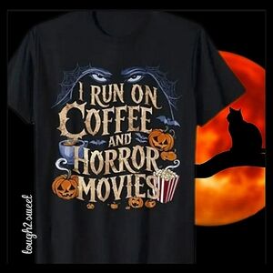 🆕️MENS XXL "I RUN ON COFFEE & HORROR MOVIES" GRAPHIC TSHIRT